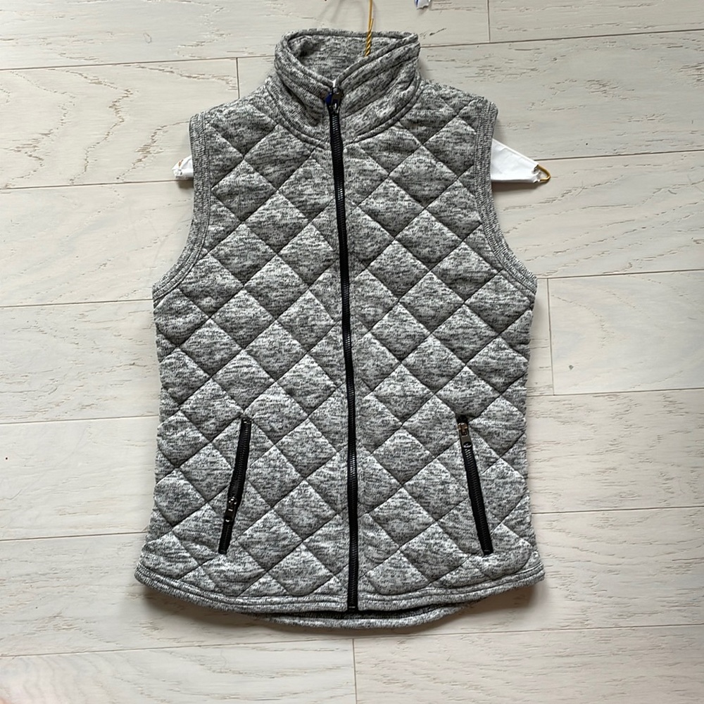 thread and supply vest. size small